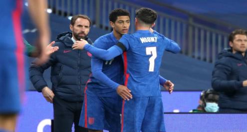 إنجلترا توجه إنذارًا لبلجيكا بثلاثية نظيفة في شباك أيرلندا